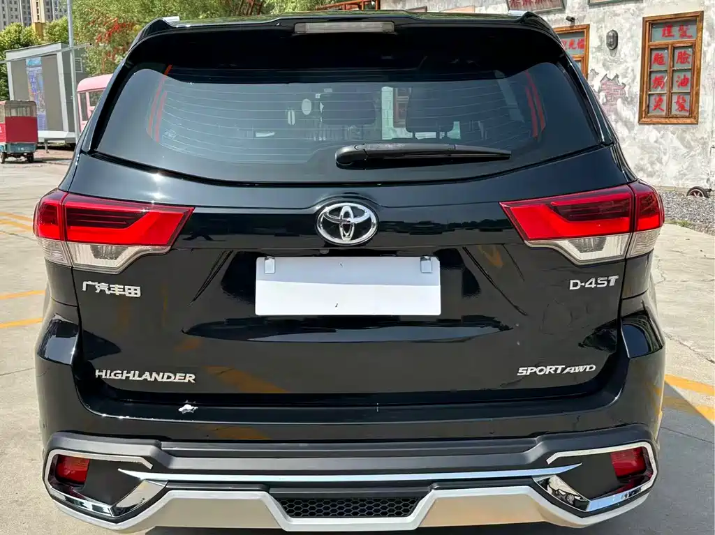 Highlander 2.0 T 4 WD Luxury 7-seat