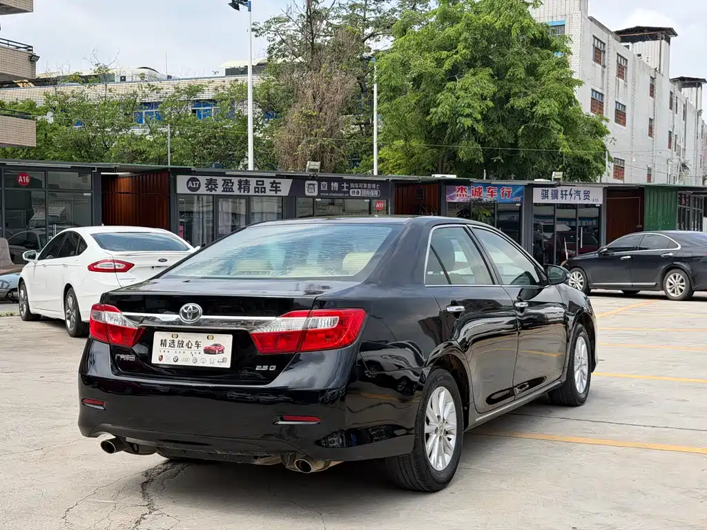 Camry 2.5 G Luxury