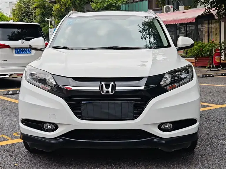 Honda Vezel 1.8 L CVT 2 WD Pioneer