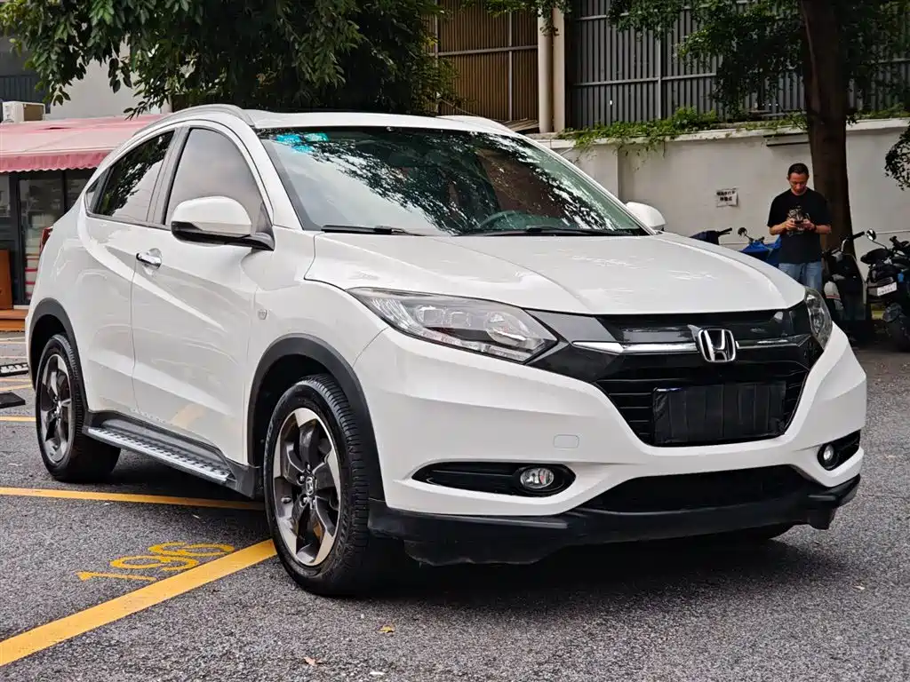 Vezel 1.8 L CVT 2 WD Pioneer
