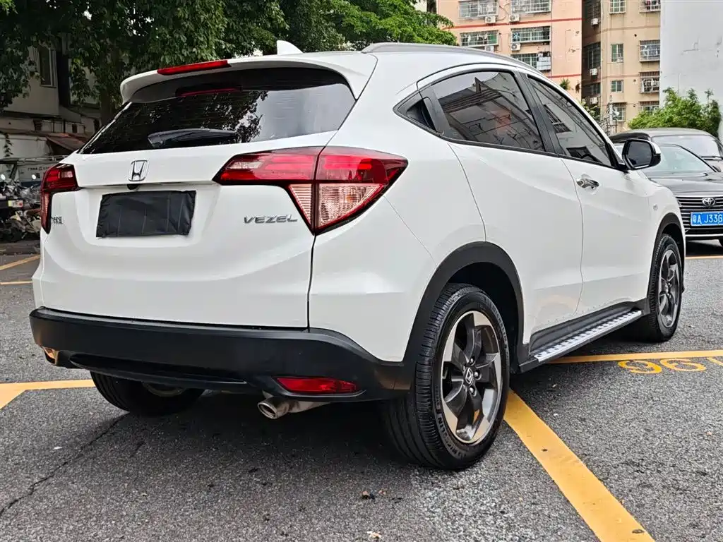 Vezel 1.8 L CVT 2 WD Pioneer