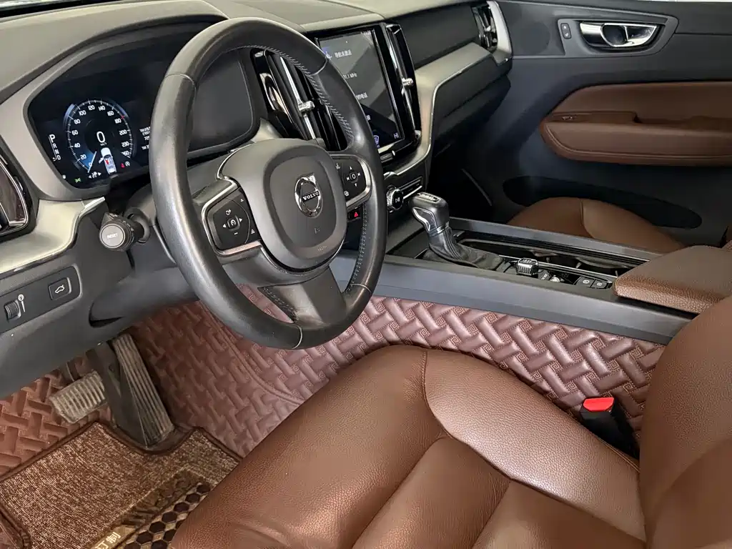 Volvo XC60 T5 4 WD Smart Ease Luxury