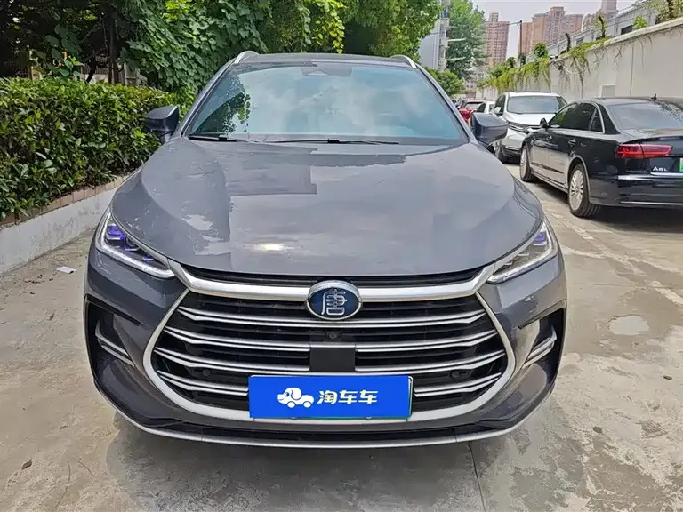 BYD Tang NEV DM-i 112 KM Honored