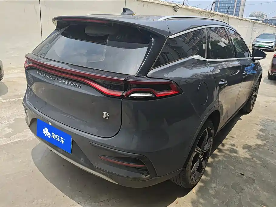 Tang NEV DM-i 112 KM Honored