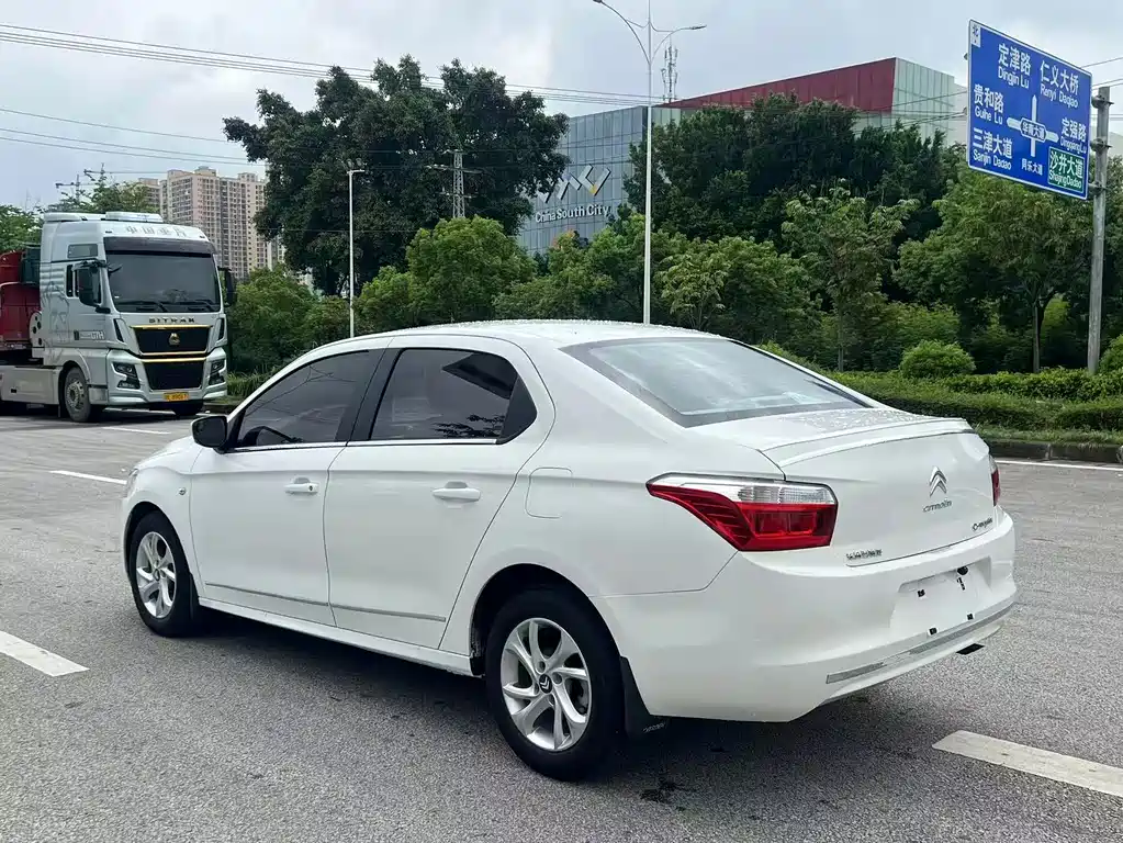 Elysee 1.6 L Manual Fashion