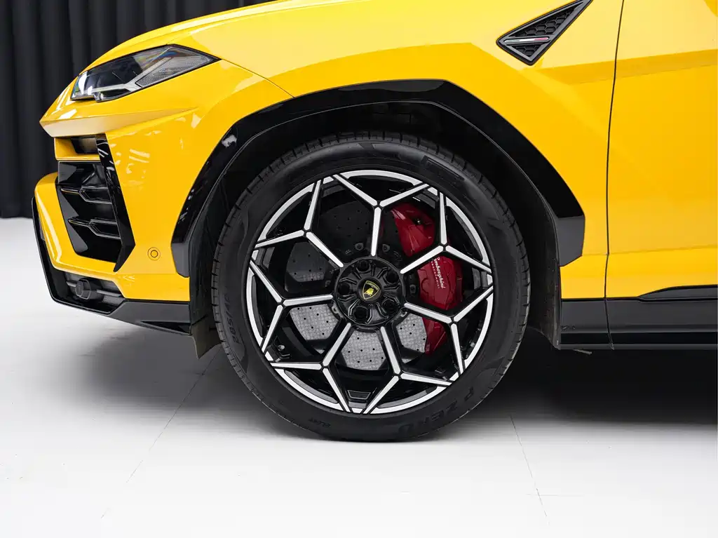 Urus 4.0 T V8