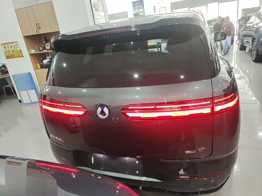Denza N8 L Flagship