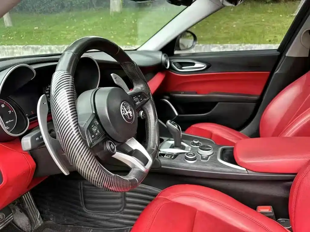 Giulia 2.0 T 280 HP Luxury