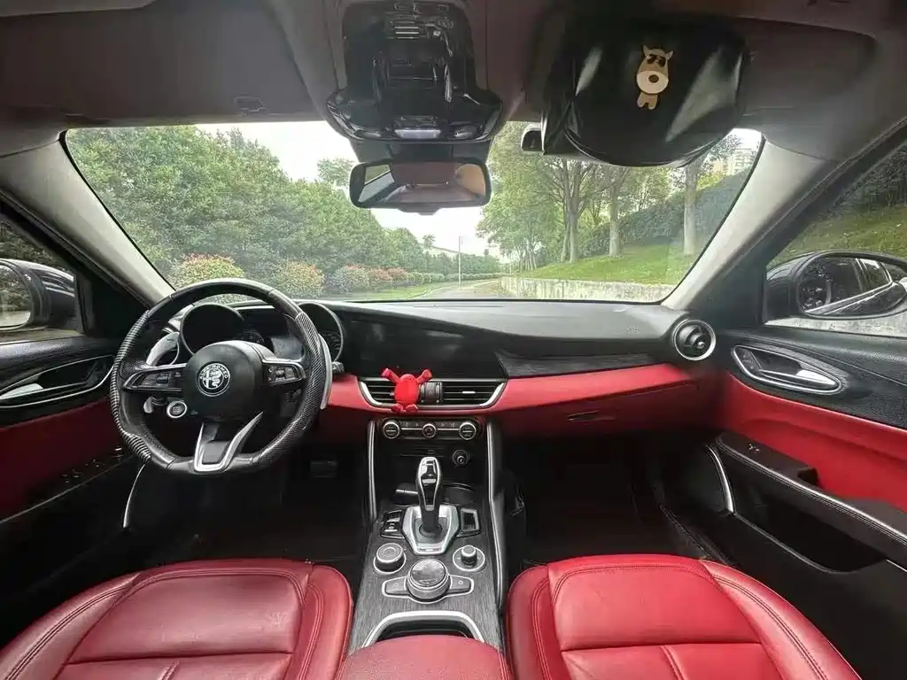 Giulia 2.0 T 280 HP Luxury