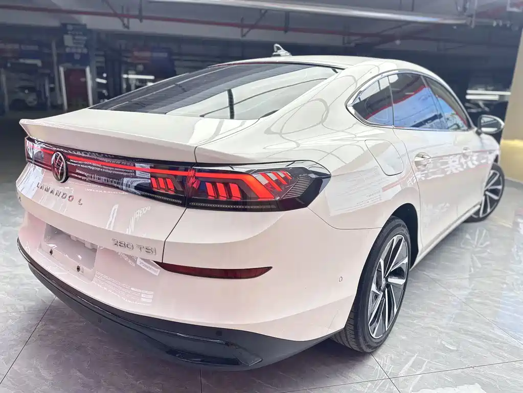 Lamando Lamando L 280 TSI DSG Super Hot Flagship