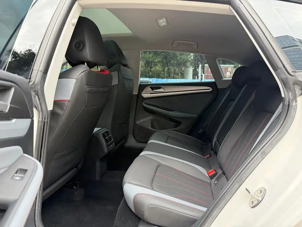 Lamando Lamando L 280 TSI DSG Spicy Cool