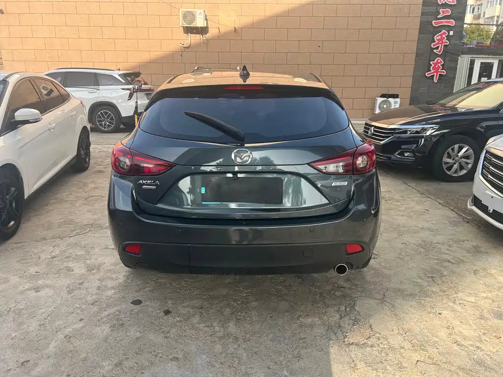 Mazda 3 Axela Hatchback 1.5 L Auto Comfort
