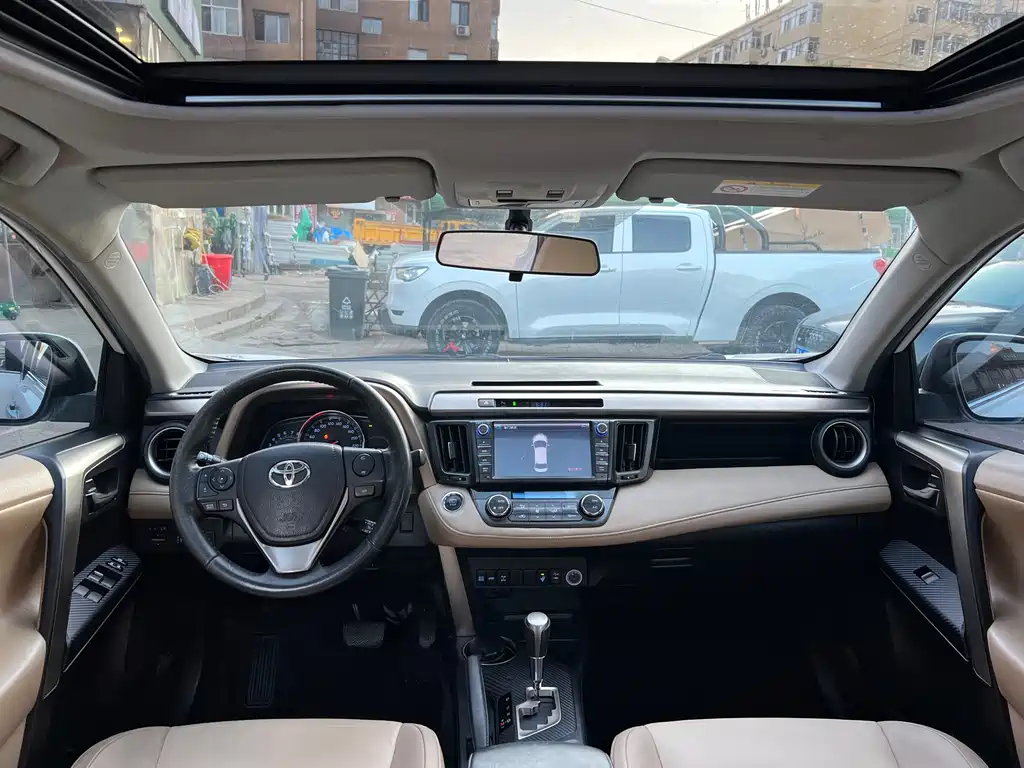 RAV4 2.0 L CVT 4 WD New Sharp