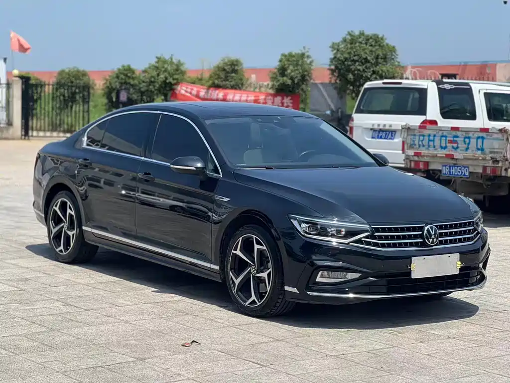 Magotan 200 10 K Commemorative 330 TSI DSG Luxury
