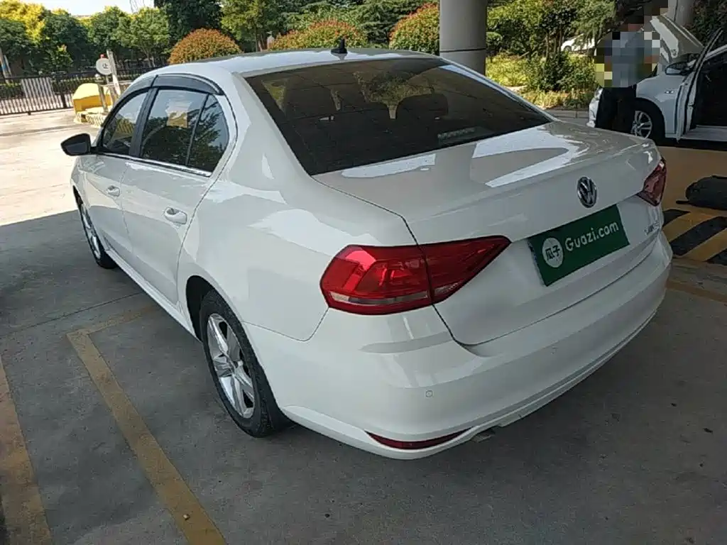 Lavida 1.6 L Auto Style