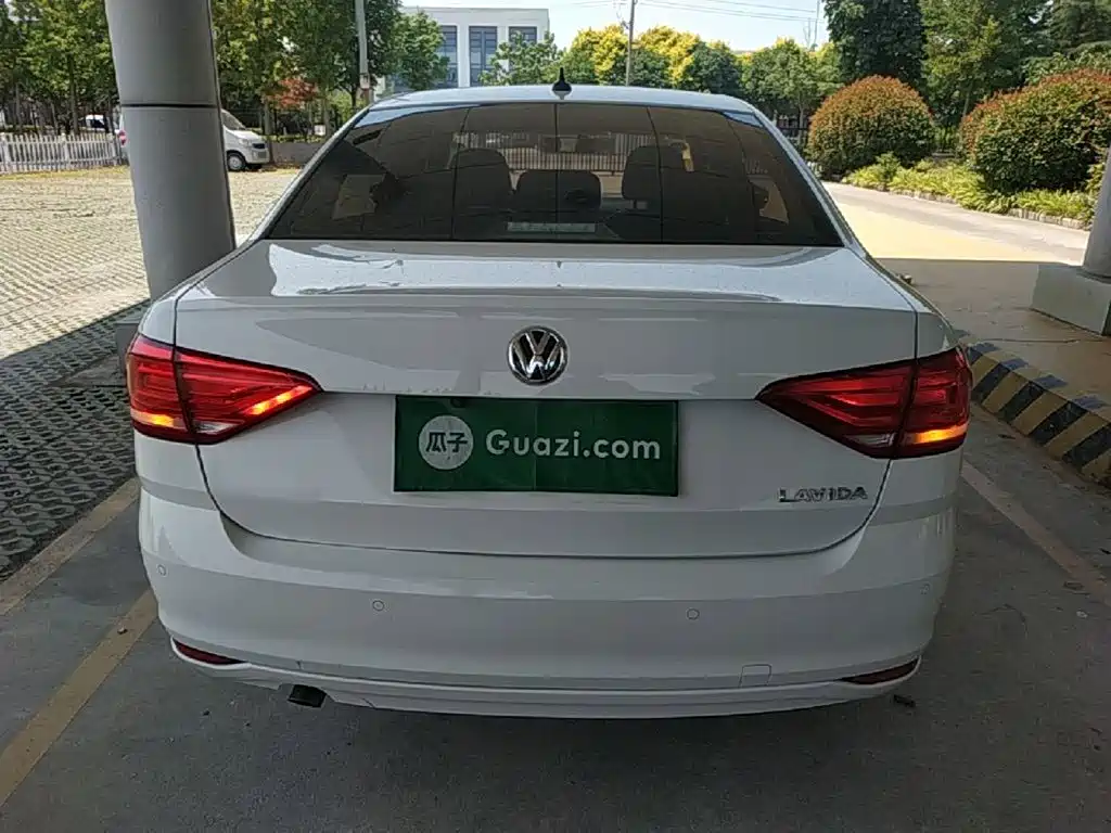 Lavida 1.6 L Auto Style
