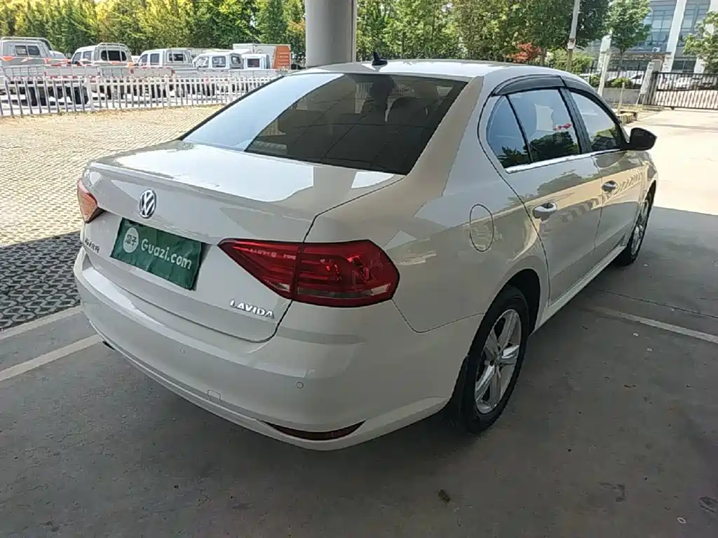 Lavida 1.6 L Auto Style