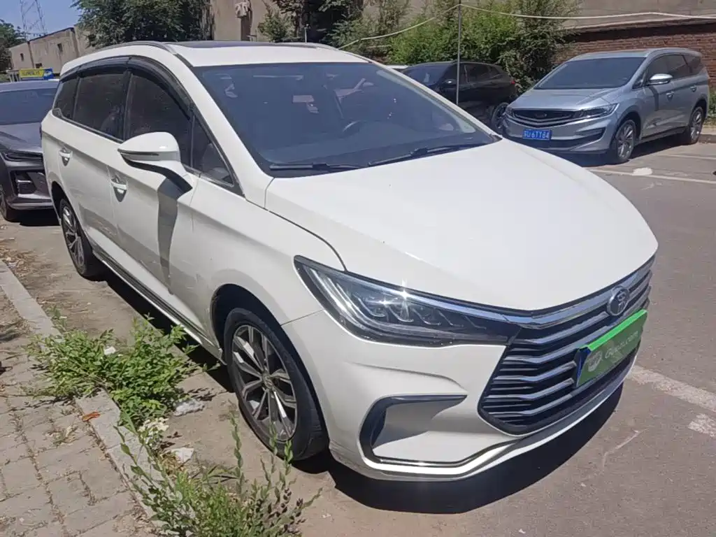 Song MAX Upgraded 1.5 T Auto Luxury 7-seat