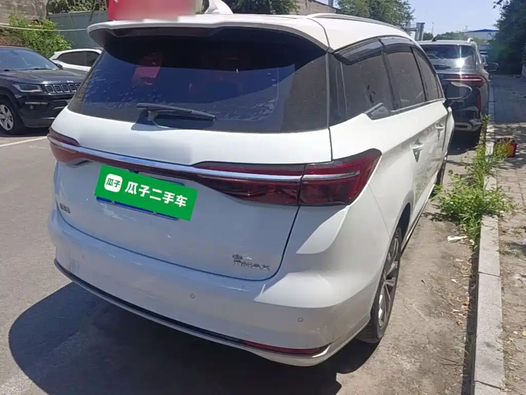 Song MAX Upgraded 1.5 T Auto Luxury 7-seat