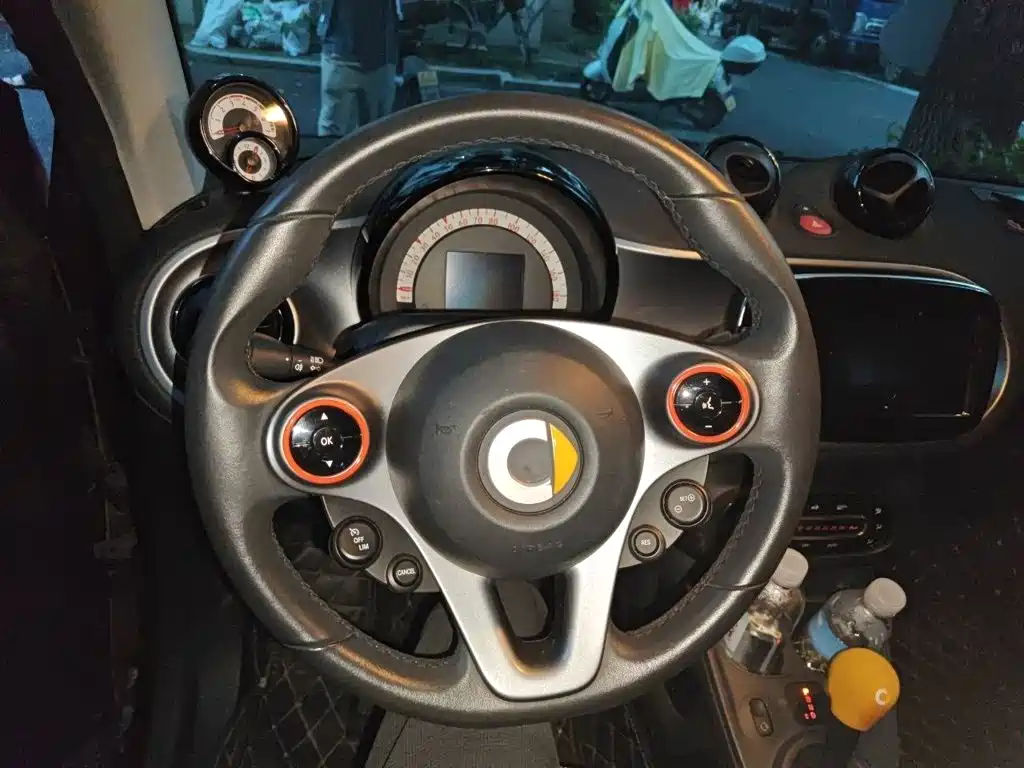 smart fortwo 0.9 T 66 kW Hardtop Pioneer