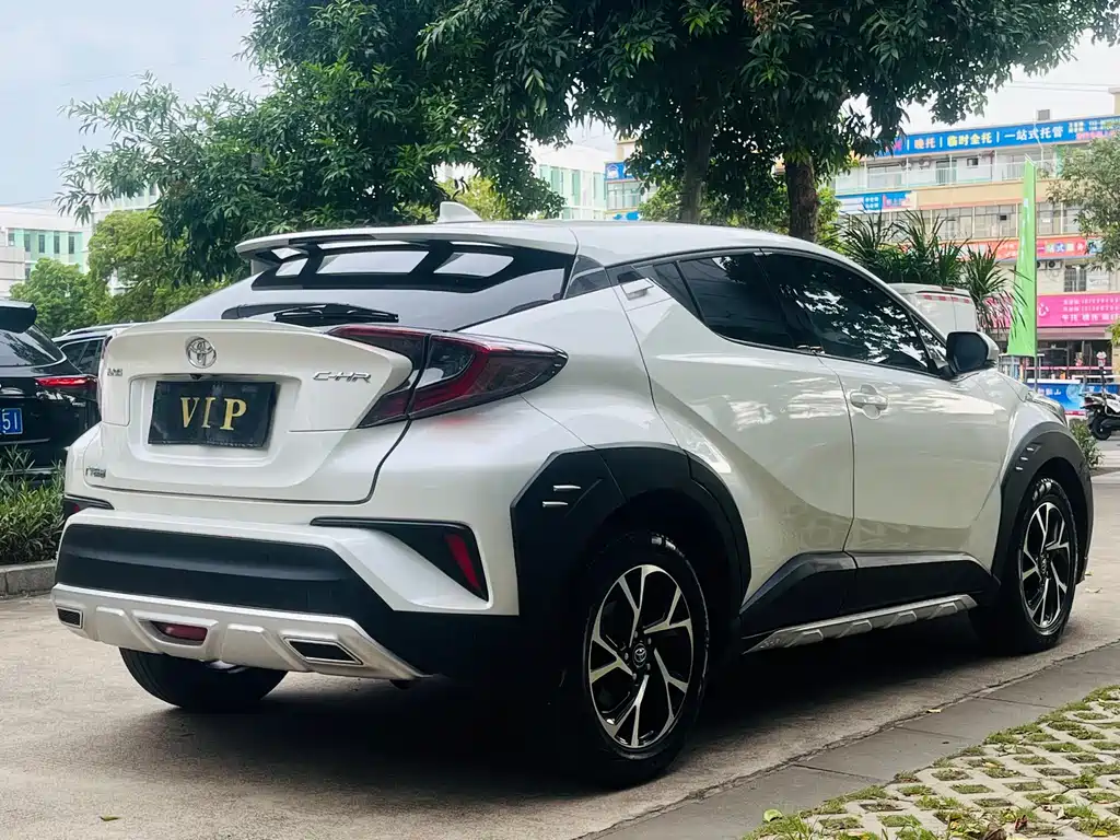 Toyota C-HR 丰田C-HR 2018款 2.0 L 酷越豪华版 国VI