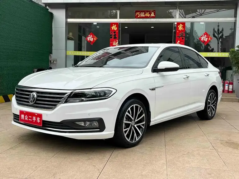 Volkswagen Lavida 280 TSI DSG Luxury CN-VI