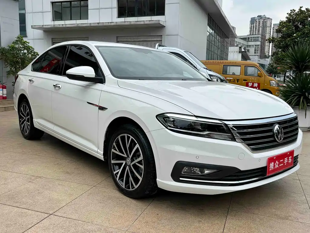 Lavida 280 TSI DSG Luxury CN-VI