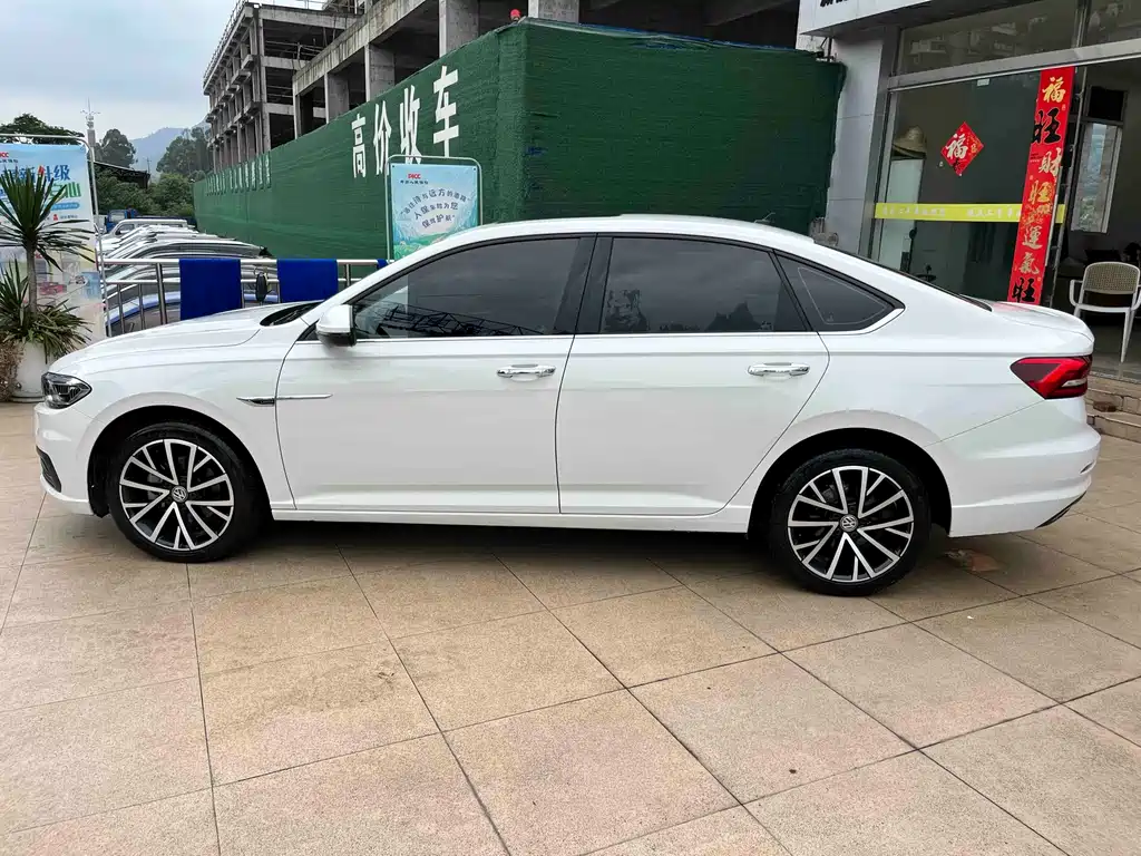 Lavida 280 TSI DSG Luxury CN-VI