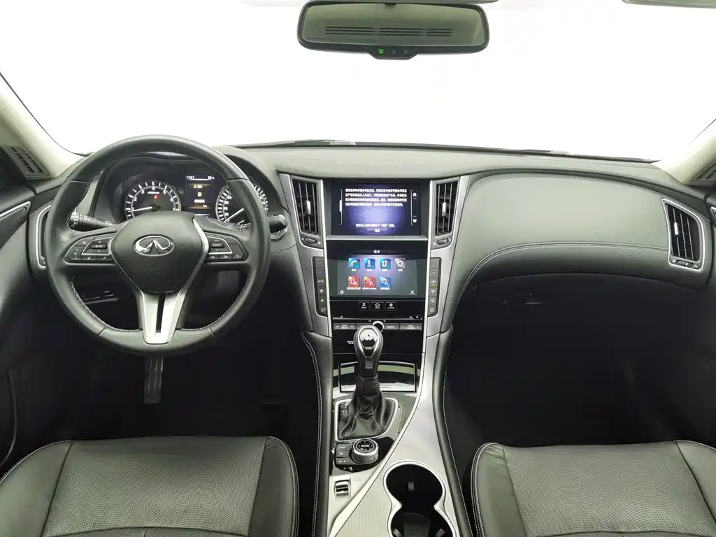 Infiniti Q50 L 2.0 T Comfort Enjoyment