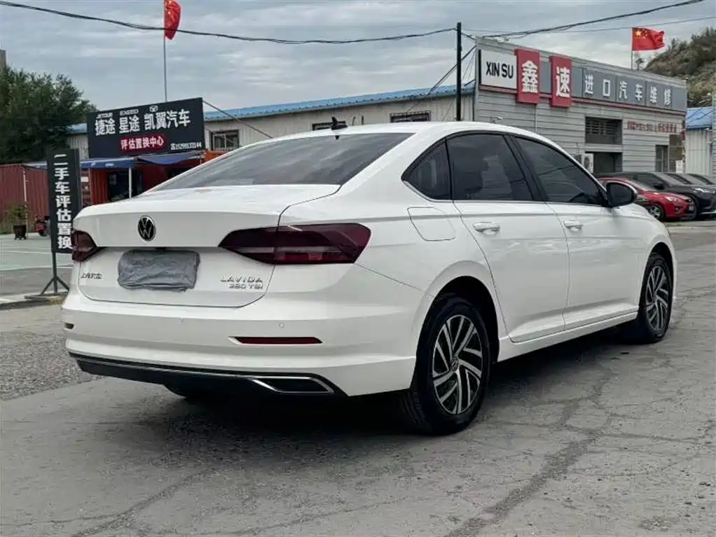 Lavida 280 TSI DSG Comfort