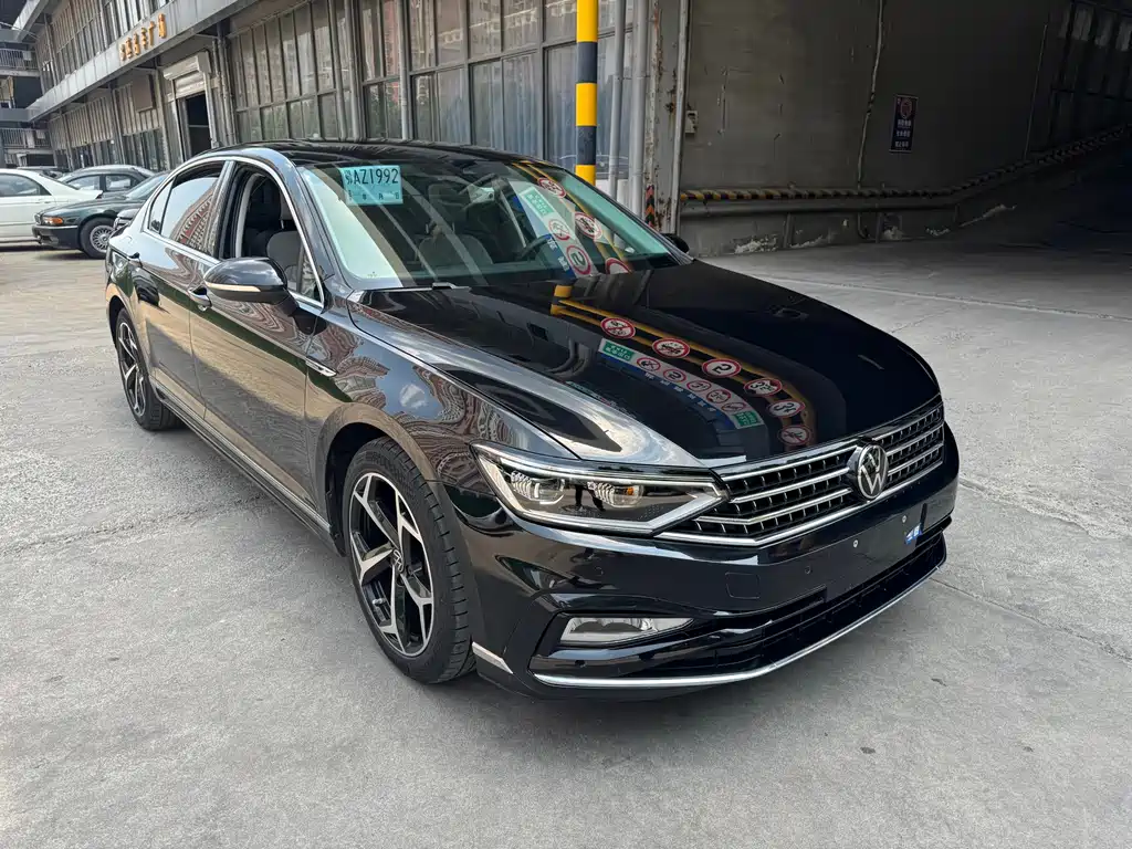 Magotan 200 10 K Commemorative 330 TSI DSG Luxury