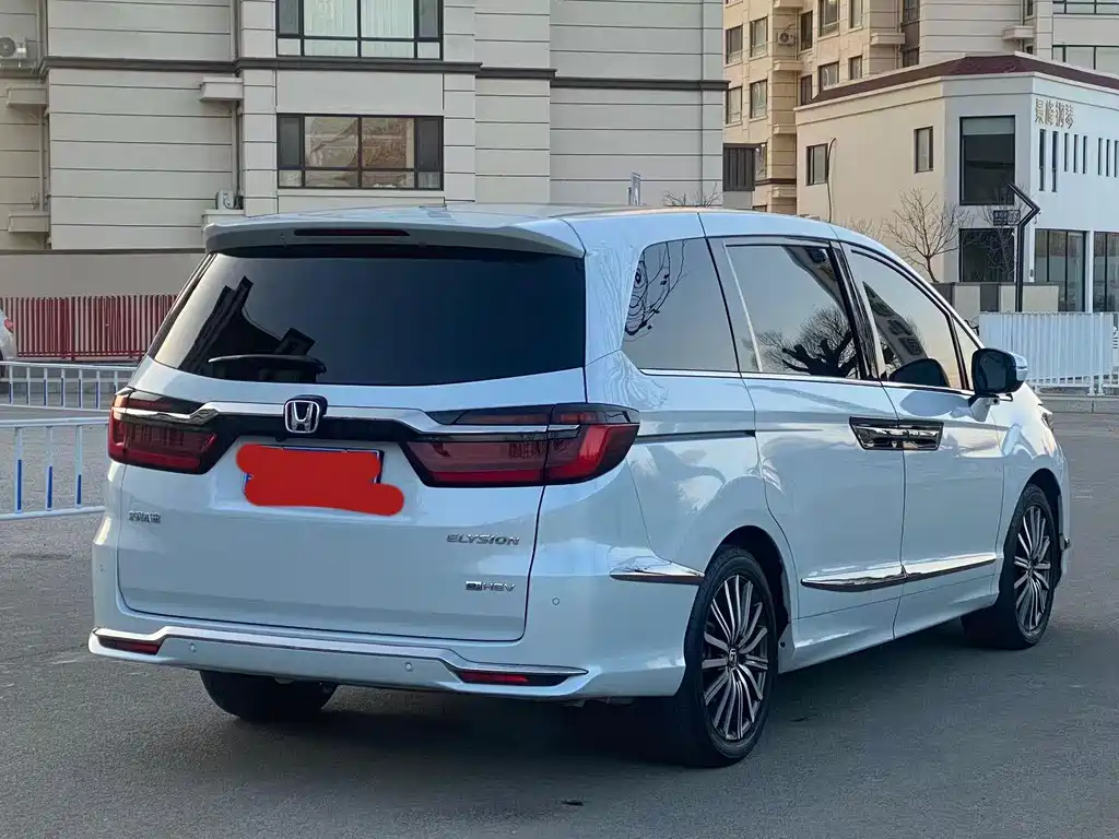 Elysion 2.0 L e:HEV Luxury