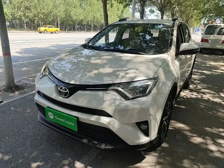 Toyota RAV4 2.0 L CVT 2 WD Urban CN-V