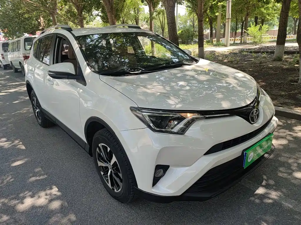 RAV4 2.0 L CVT 2 WD Urban CN-V