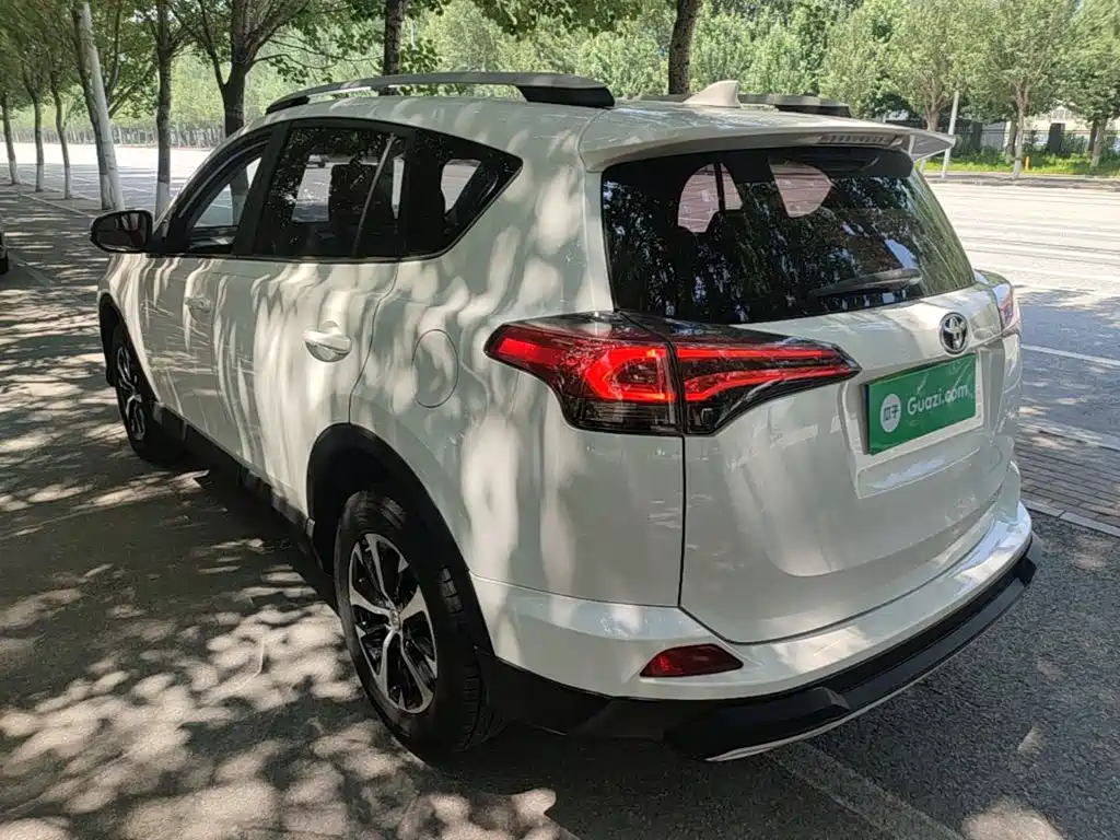 RAV4 2.0 L CVT 2 WD Urban CN-V