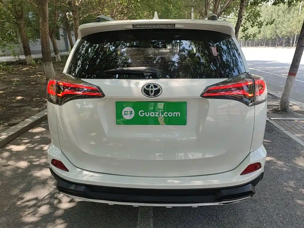 RAV4 2.0 L CVT 2 WD Urban CN-V