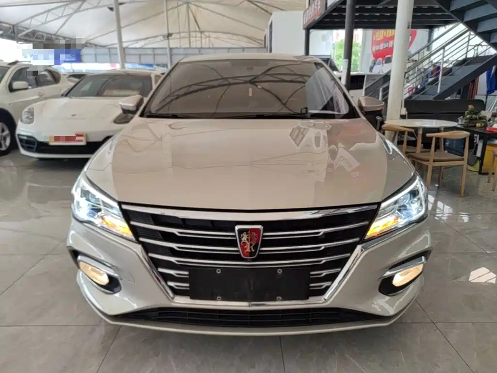 Roewe i5 1.5 L Auto 4 G Connected Leading Luxury Flagship