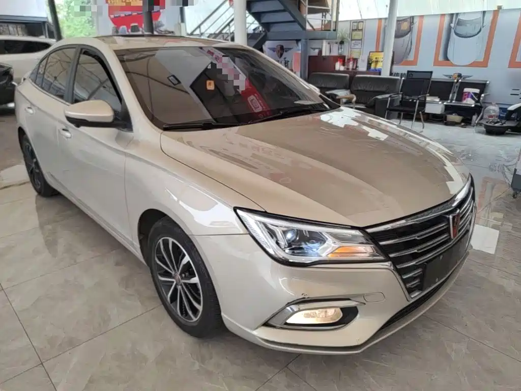 Roewe i5 1.5 L Auto 4 G Connected Leading Luxury Flagship