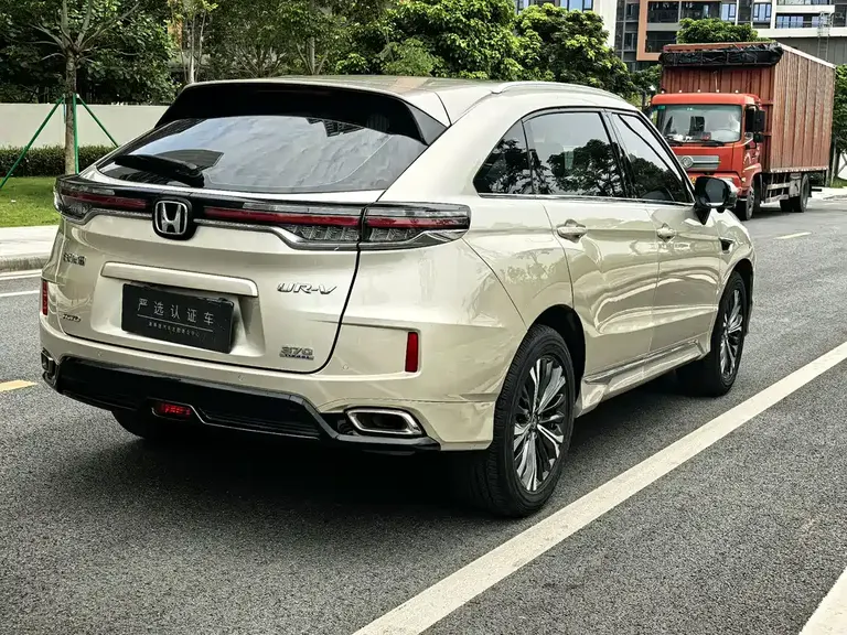 Honda UR-V 370 TURBO 4 WD Premium