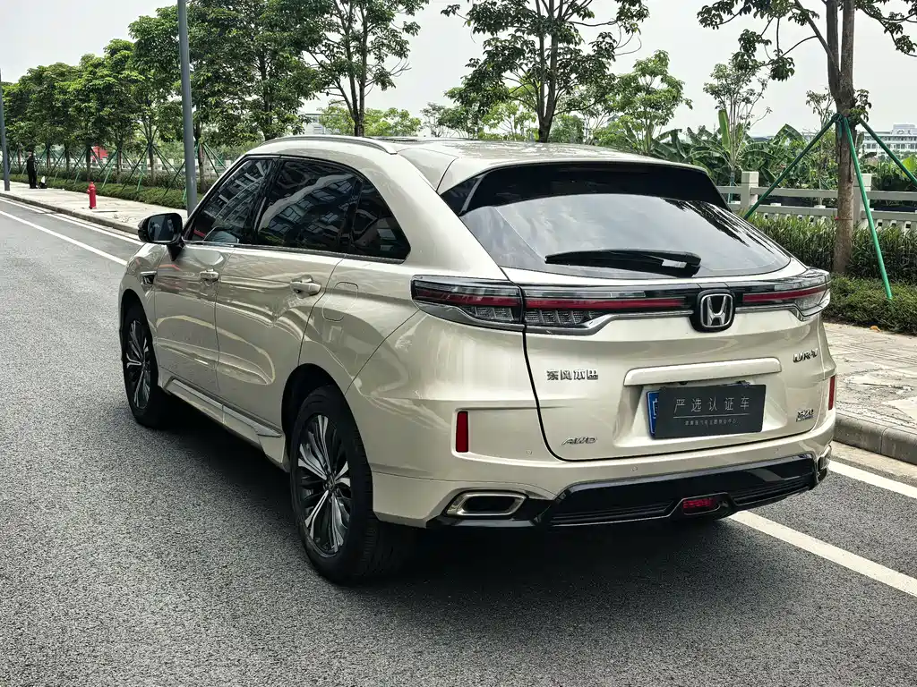 Honda UR-V 370 TURBO 4 WD Premium
