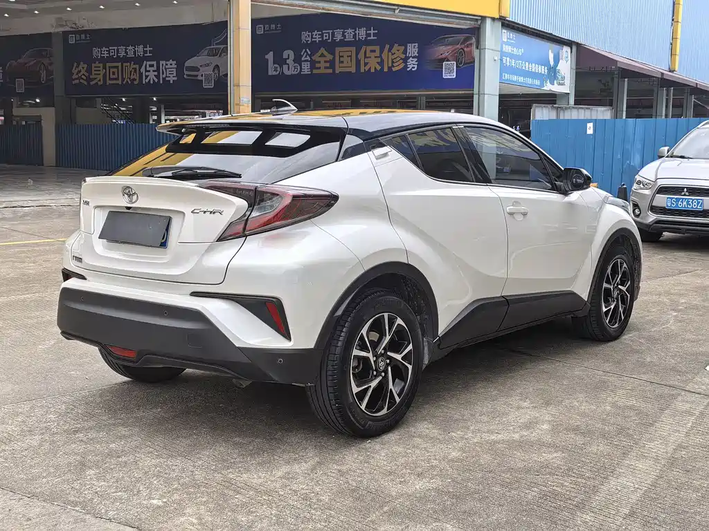 Toyota C-HR 2.0 L Luxury CN-V