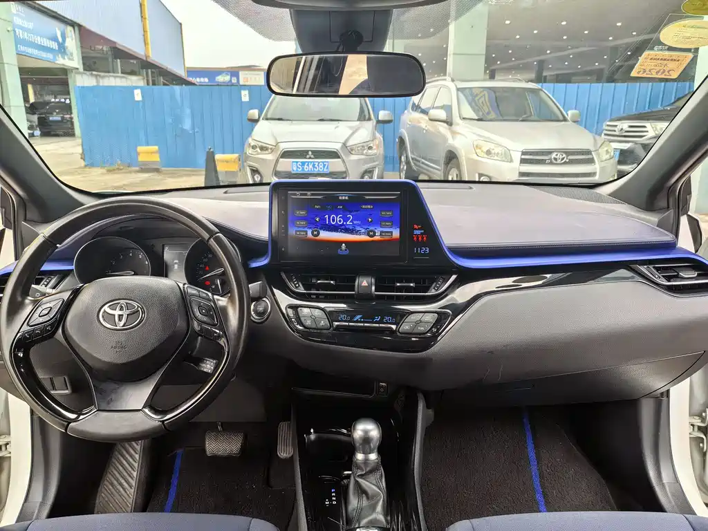 Toyota C-HR 2.0 L Luxury CN-V