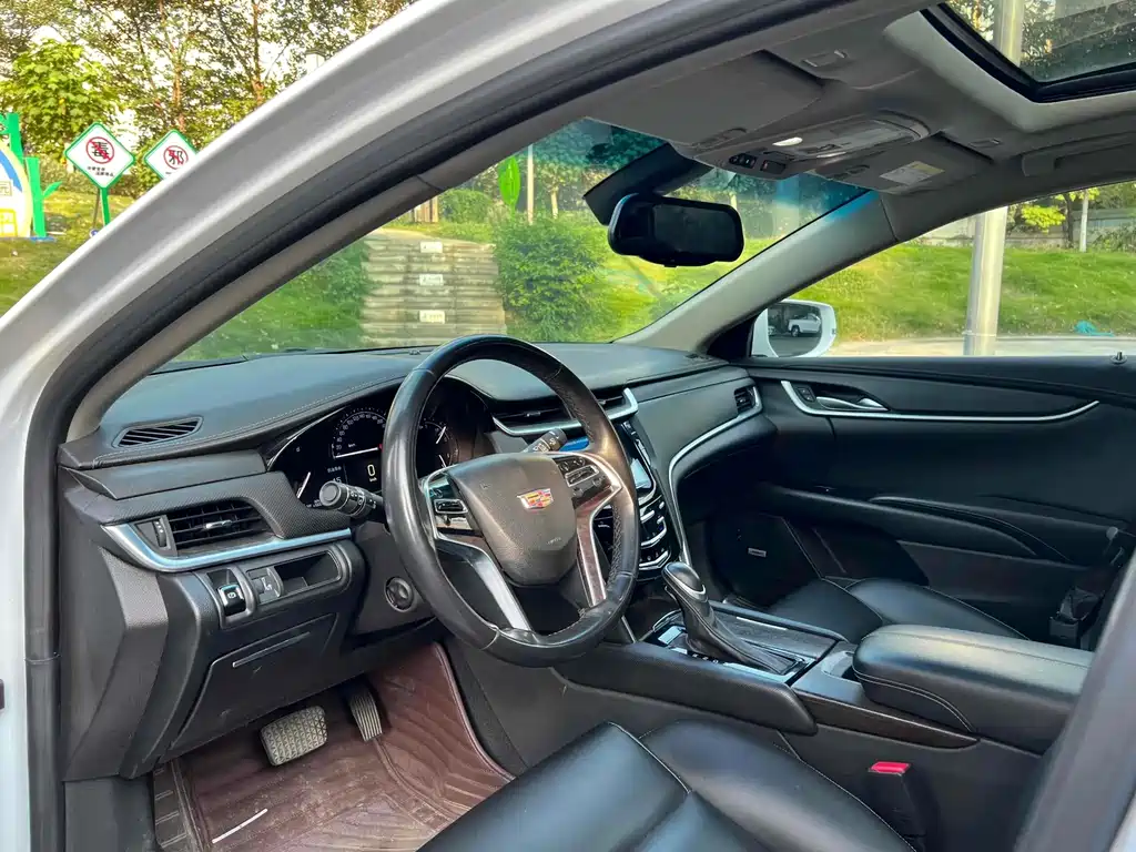 Cadillac XTS 28 T Tech