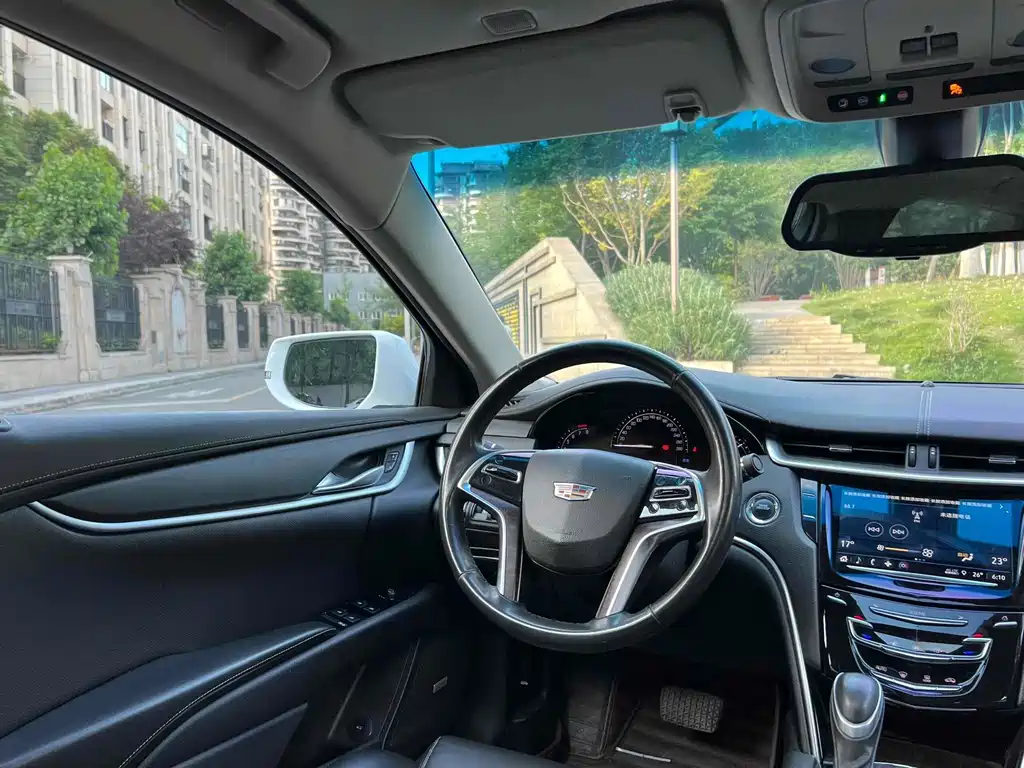 Cadillac XTS 28 T Tech