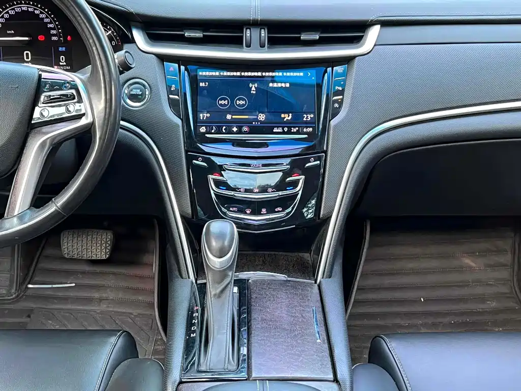 Cadillac XTS 28 T Tech