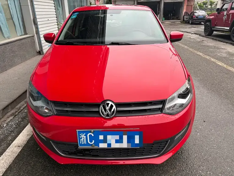 Volkswagen Polo 1.6 L Auto Luxury