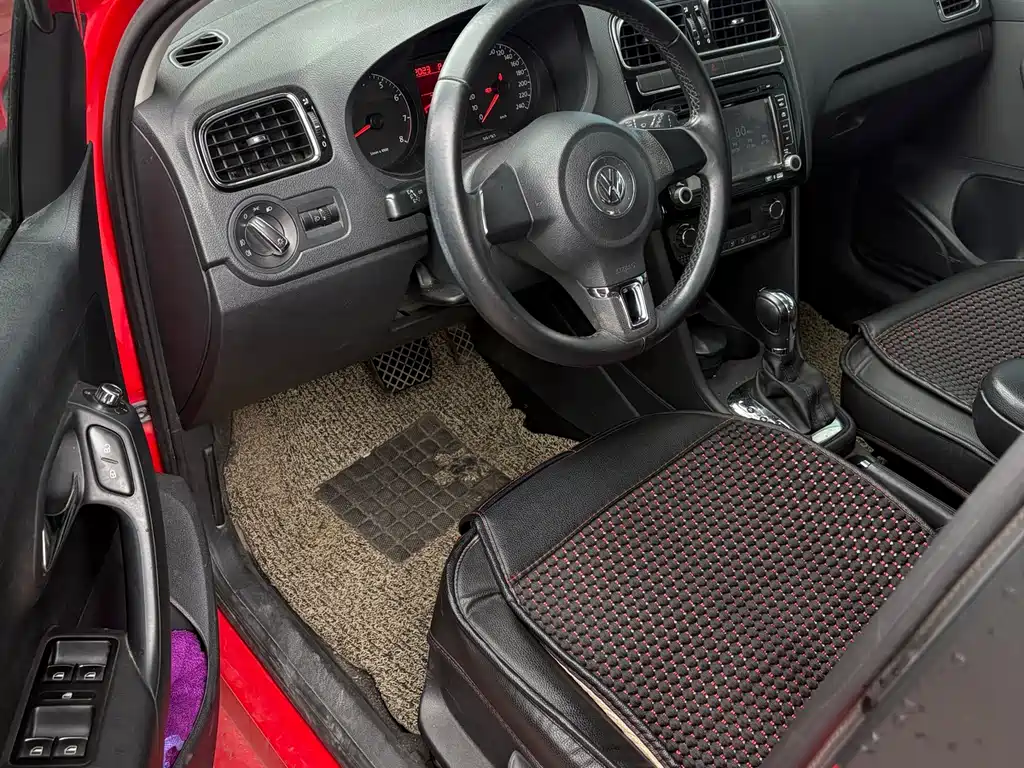 Polo 1.6 L Auto Luxury