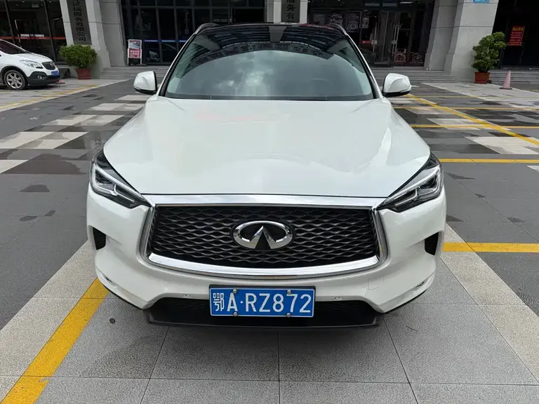 Infiniti QX50 2.0 T 2 WD Fashion