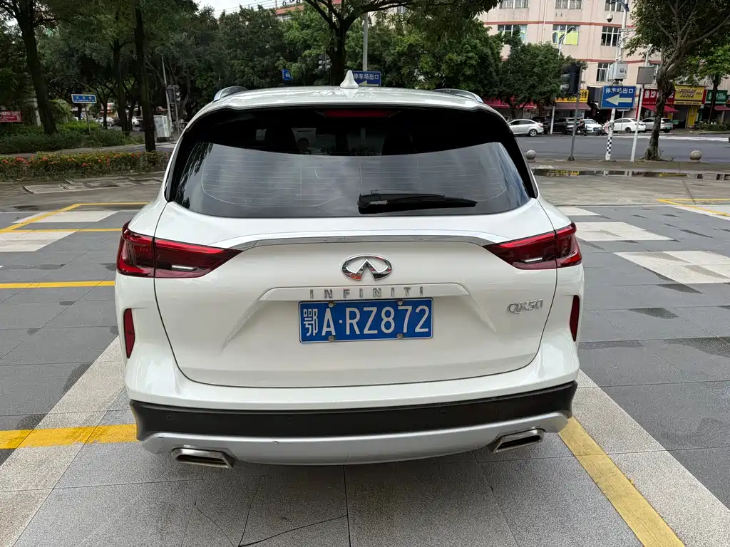 Infiniti QX50 2.0 T 2 WD Fashion