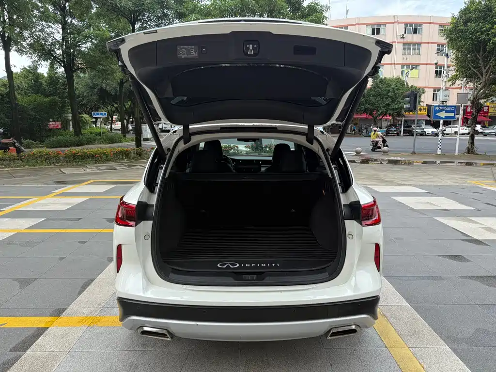 Infiniti QX50 2.0 T 2 WD Fashion
